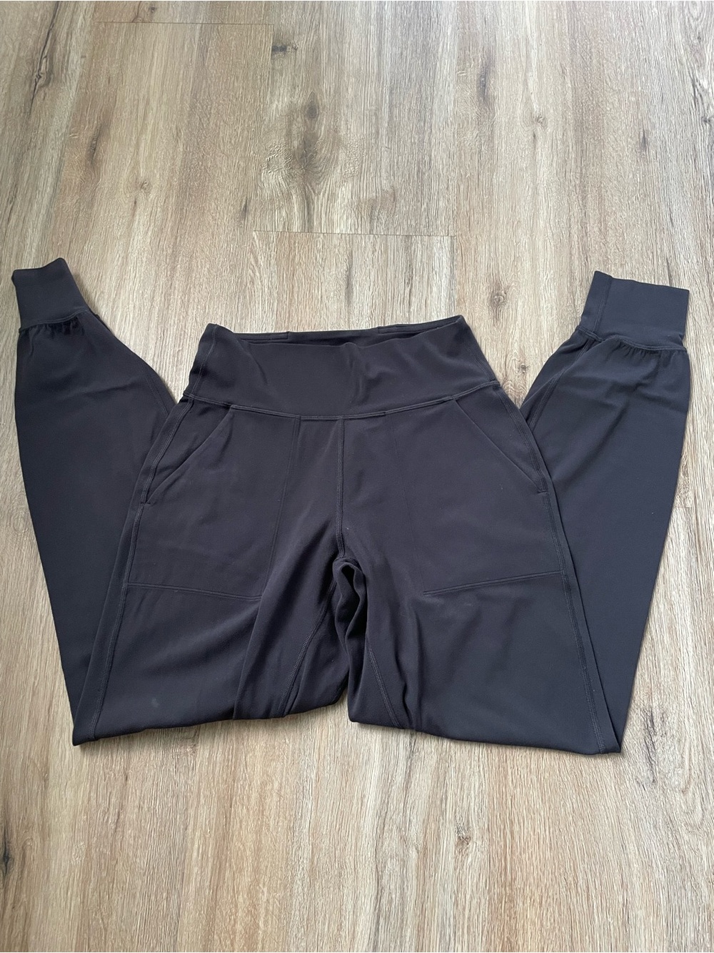 Lululemon joggers size 4